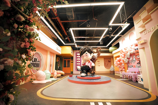 周同学爱次元空间」深圳首展 巨星传奇探索IP变现新路径